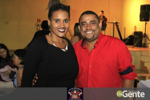 Confraternização: Professores se reunem e comemoram o dia do funcionário público