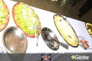 Confraternização: Professores se reunem e comemoram o dia do funcionário público