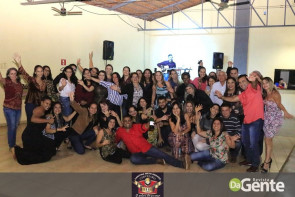 Confraternização: Professores se reunem e comemoram o dia do funcionário público