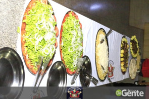 Confraternização: Professores se reunem e comemoram o dia do funcionário público