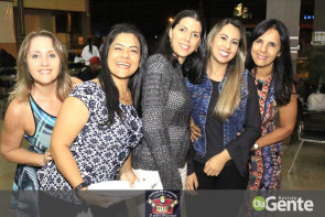 Confraternização: Professores se reunem e comemoram o dia do funcionário público