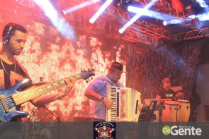 Confiram as fotos do show da banda Bonde do Forró
