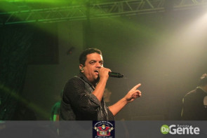 Confiram as fotos do show da banda Bonde do Forró