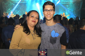 Confiram as fotos do show da banda Bonde do Forró