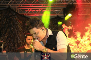 Confiram as fotos do show da banda Bonde do Forró