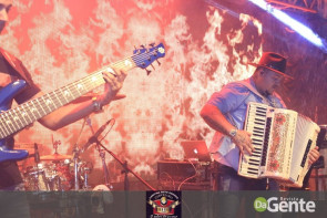 Confiram as fotos do show da banda Bonde do Forró