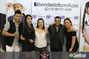 Confiram as fotos do show da banda Bonde do Forró