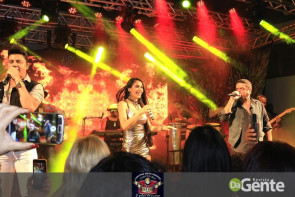 Confiram as fotos do show da banda Bonde do Forró