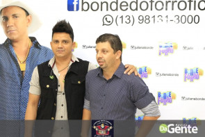 Confiram as fotos do show da banda Bonde do Forró