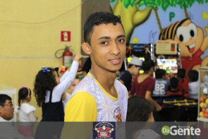 Confraternização: Professores municipais da escola Luiz Antonio comemoram datas em família