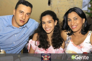 Confraternização: Professores municipais da escola Luiz Antonio comemoram datas em família