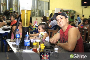 Confiram as fotos na Cantina Mato Grosso no dia da Mulher