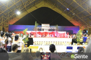 Confiram as fotos do 8° Miss e Mister indígena de Dourados