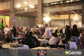 Confiram as fotos do "Dia dos Namorados" na Cantina Mato Grosso