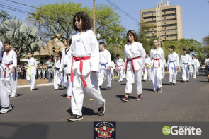 Confiram as fotos do Desfile Cívico de Dourados