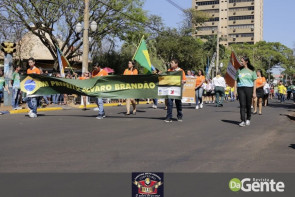 Confiram as fotos do Desfile Cívico de Dourados