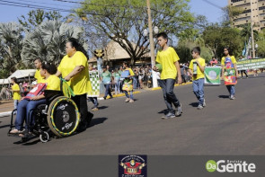 Confiram as fotos do Desfile Cívico de Dourados