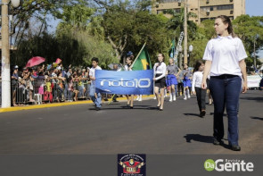 Confiram as fotos do Desfile Cívico de Dourados