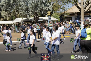 Confiram as fotos do Desfile Cívico de Dourados
