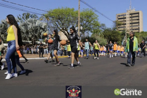 Confiram as fotos do Desfile Cívico de Dourados