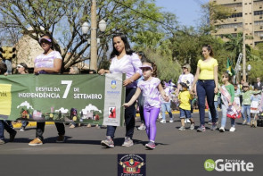 Confiram as fotos do Desfile Cívico de Dourados
