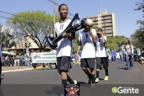 Confiram as fotos do Desfile Cívico de Dourados