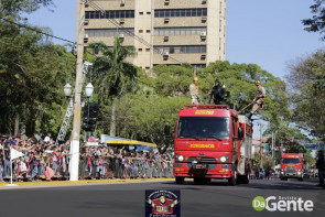 Confiram as fotos do Desfile Cívico de Dourados