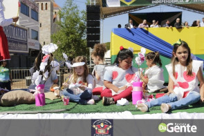 Confiram as fotos do Desfile Cívico de Dourados