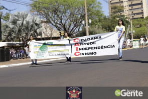 Confiram as fotos do Desfile Cívico de Dourados