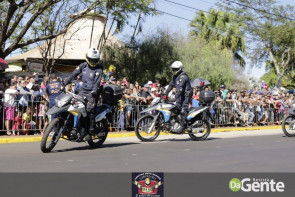 Confiram as fotos do Desfile Cívico de Dourados