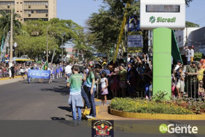 Confiram as fotos do Desfile Cívico de Dourados