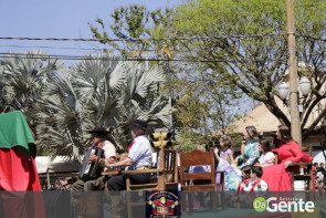 Confiram as fotos do Desfile Cívico de Dourados