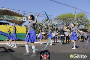 Confiram as fotos do Desfile Cívico de Dourados