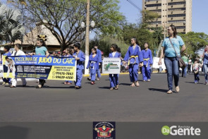 Confiram as fotos do Desfile Cívico de Dourados