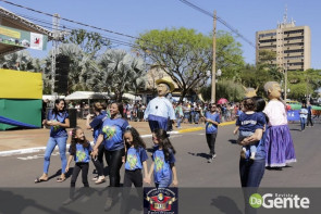 Confiram as fotos do Desfile Cívico de Dourados