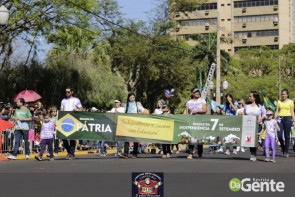 Confiram as fotos do Desfile Cívico de Dourados