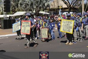 Confiram as fotos do Desfile Cívico de Dourados