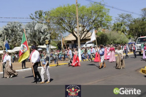 Confiram as fotos do Desfile Cívico de Dourados