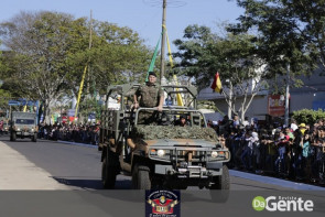 Confiram as fotos do Desfile Cívico de Dourados