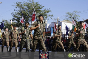 Confiram as fotos do Desfile Cívico de Dourados
