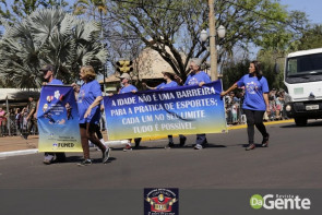 Confiram as fotos do Desfile Cívico de Dourados