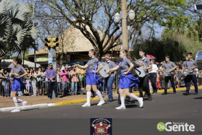 Confiram as fotos do Desfile Cívico de Dourados
