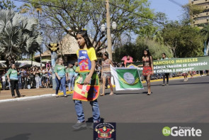 Confiram as fotos do Desfile Cívico de Dourados