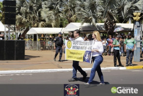 Confiram as fotos do Desfile Cívico de Dourados