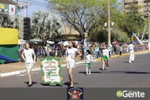 Confiram as fotos do Desfile Cívico de Dourados