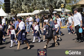 Confiram as fotos do Desfile Cívico de Dourados