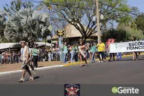 Confiram as fotos do Desfile Cívico de Dourados