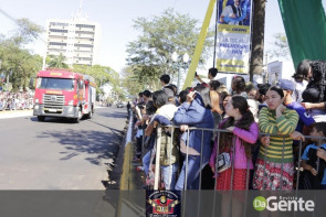 Confiram as fotos do Desfile Cívico de Dourados