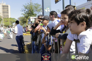 Confiram as fotos do Desfile Cívico de Dourados