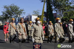 Confiram as fotos do Desfile Cívico de Dourados